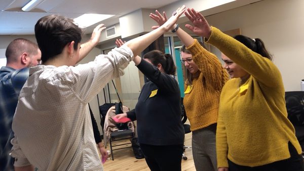 Across systems. Thirteen organisations in one room, Connected in Chaos